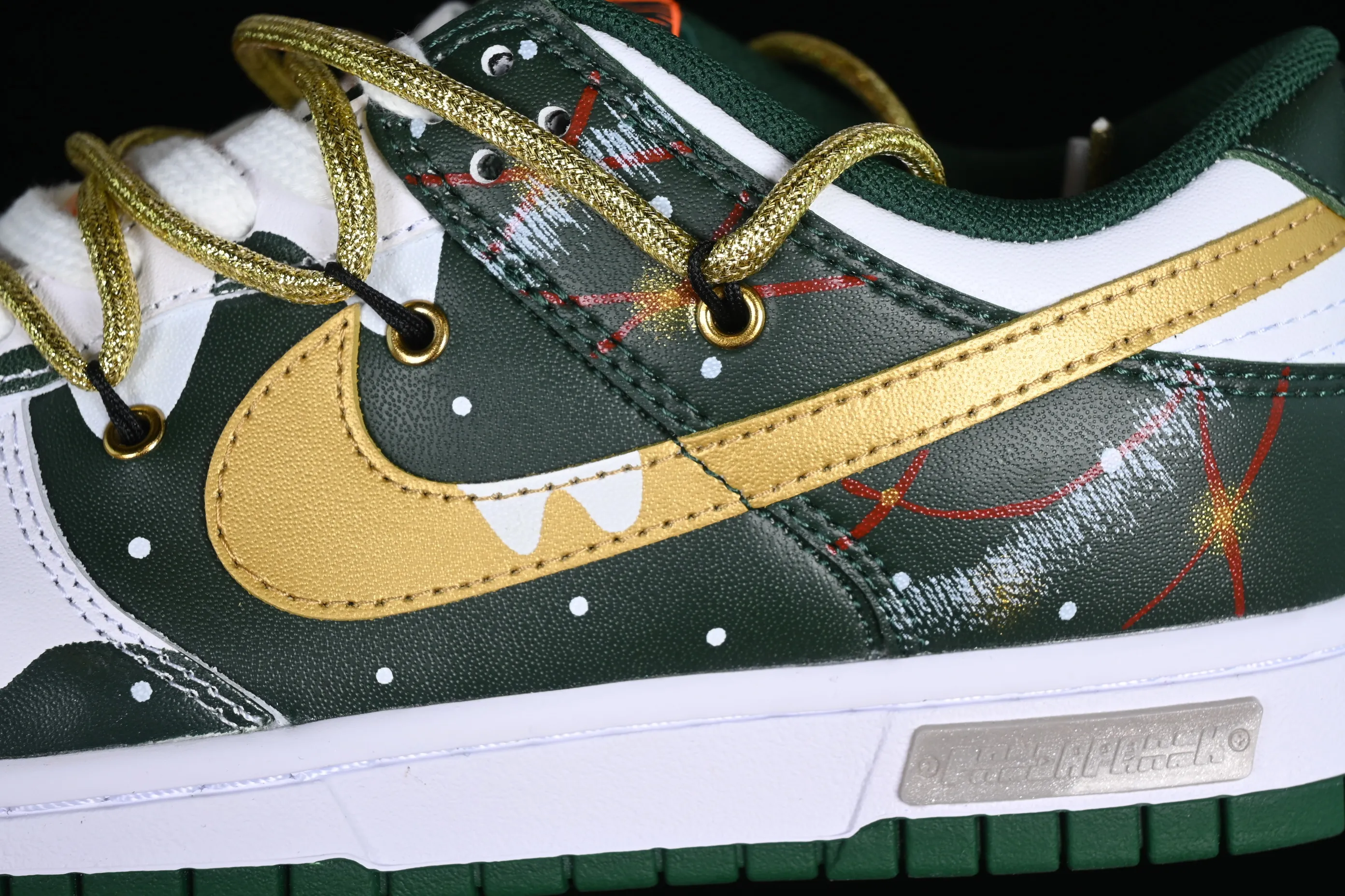 All Categories Nk SB Dunk Series Nk SB Dunk Low Low-top Sneakers Nk Dunk Low Panda Prank-Christmas Tree Green and Yellow SB Strappy Low-top Casual Sneakers DD1391-300
